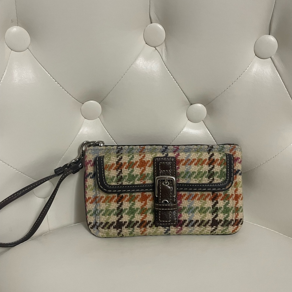 Multicolor Houndstooth Wristlet Clutch - Casual Everyday Style